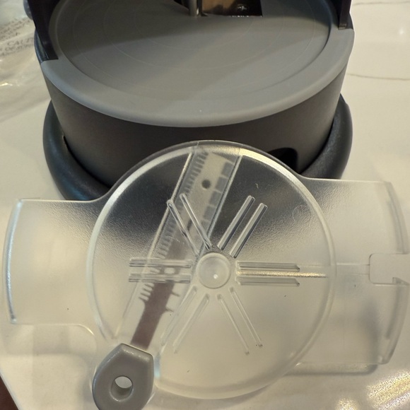 Pampered Chef Veggie Spiralizer - Picture 6 of 7